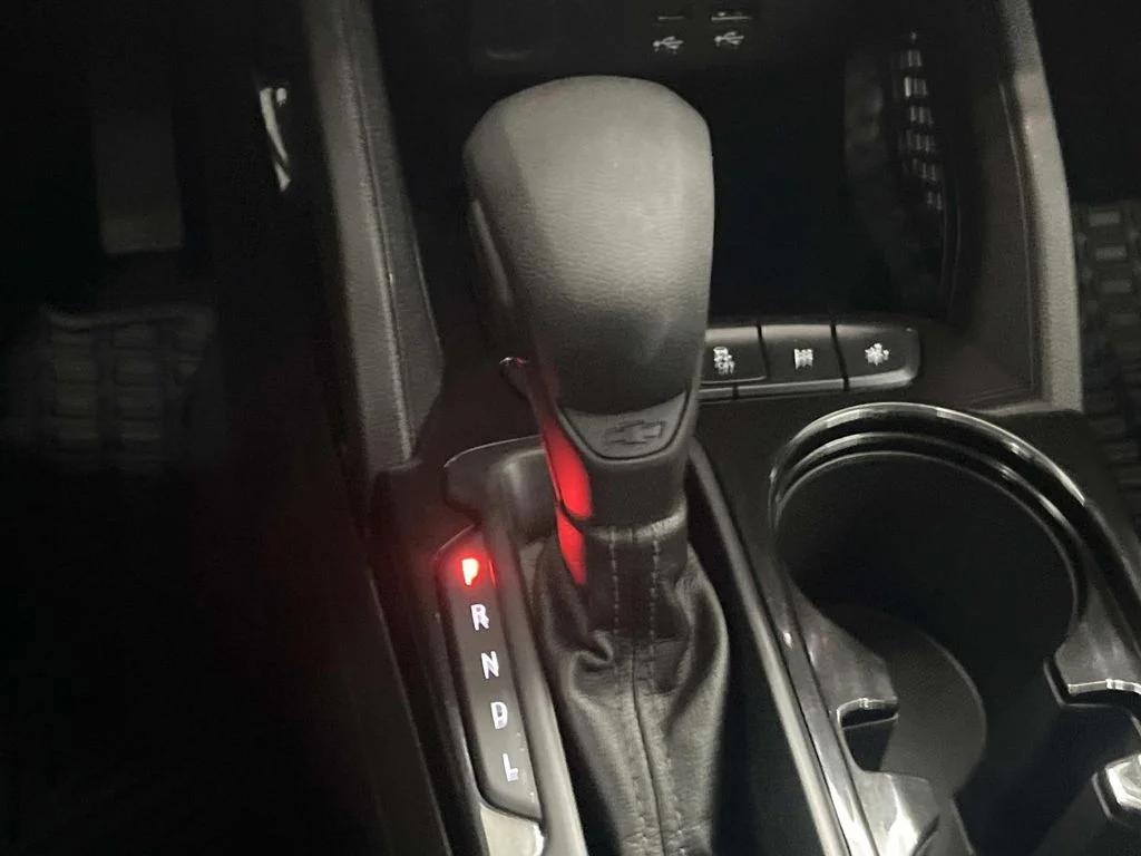Used 2024 Summit White Chevrolet LS image 24
