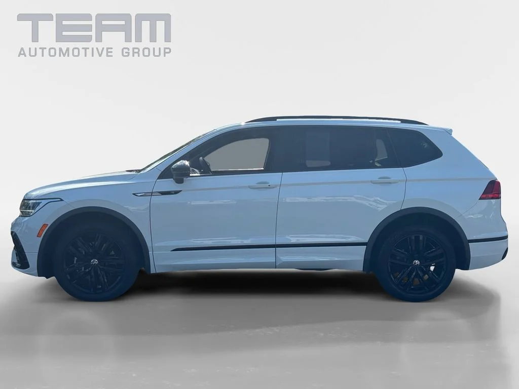 Used 2022 White Volkswagen 2.0T SE R-Line Black image 4