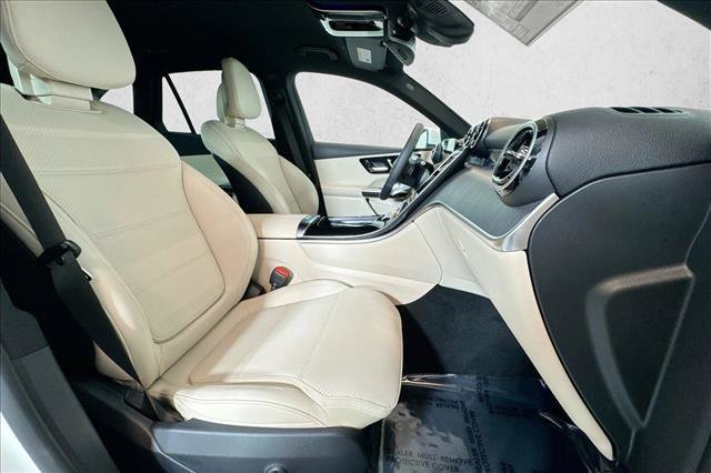 New 2026 Polar White Mercedes-Benz GLC 300 image 54