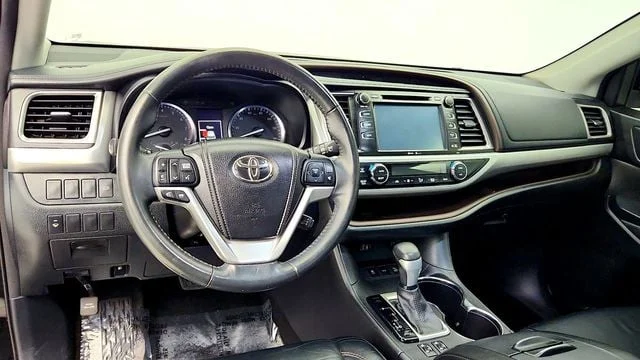 Used 2014 Attitude Black Metallic Toyota AWD 4dr V6 XLE image 14