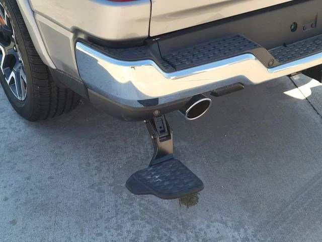 2026 RAM 1500 Laramie - Photo 8