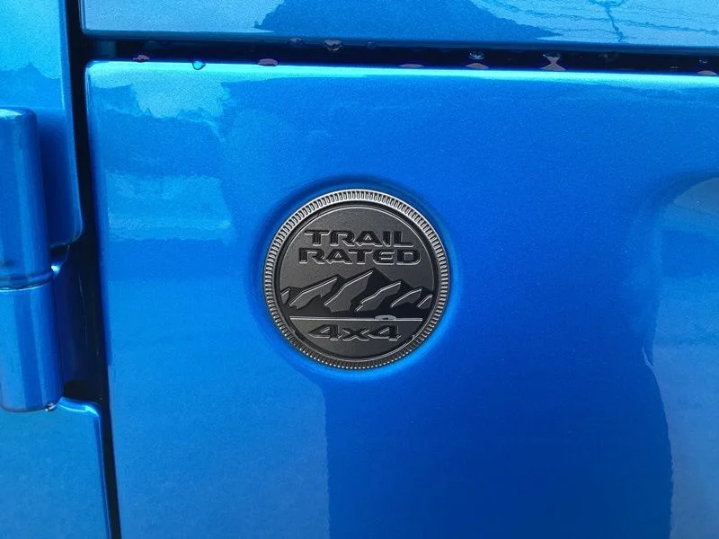New 2026 Hydro Blue Pearl-Coat Exterior Paint Jeep Sahara image 11