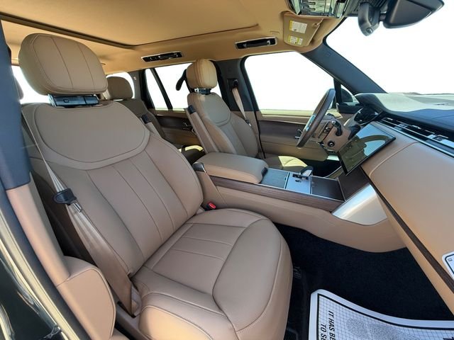 New 2026 Belgravia Green Land Rover SE image 16
