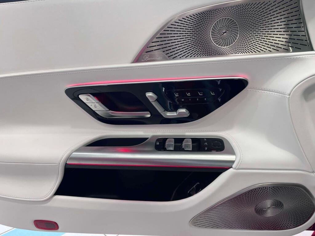 New 2026 MANUFAKTUR Garnet Red Metallic (Red Ambiance) Mercedes-Benz Maybach SL 680 Monogram Series image 30