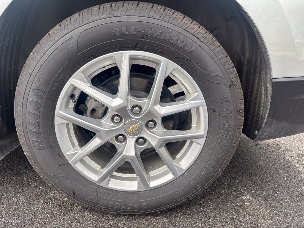 Used 2022 Silver Chevrolet LS image 10