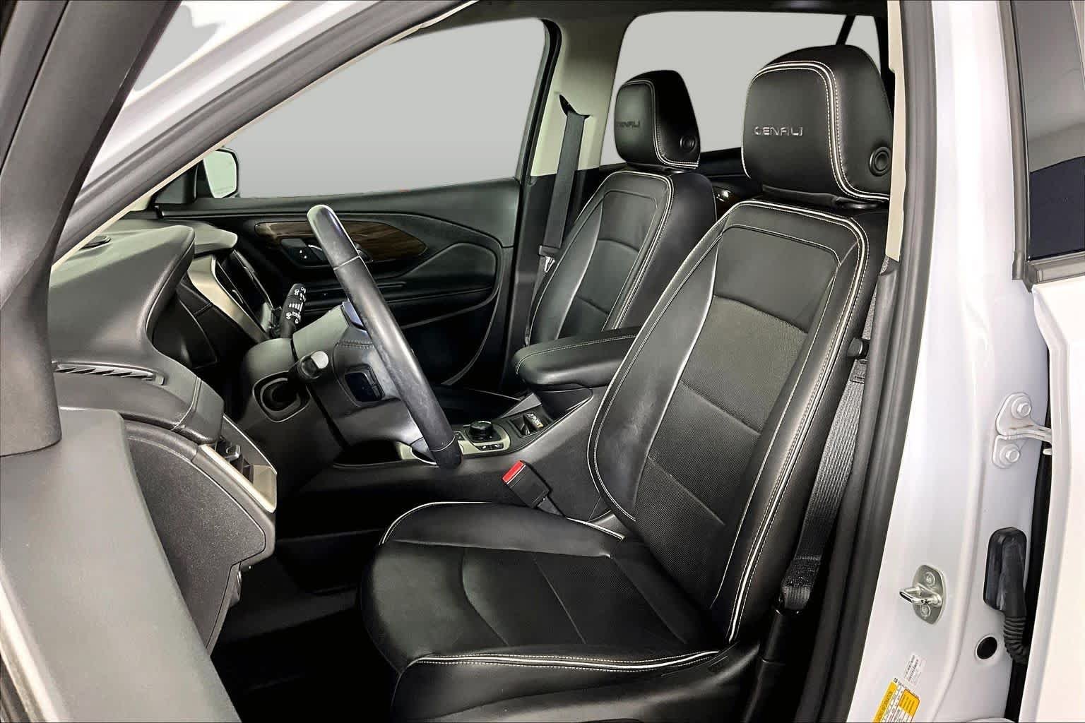Used 2020 WHITE FROST TRICOAT GMC Denali image 8
