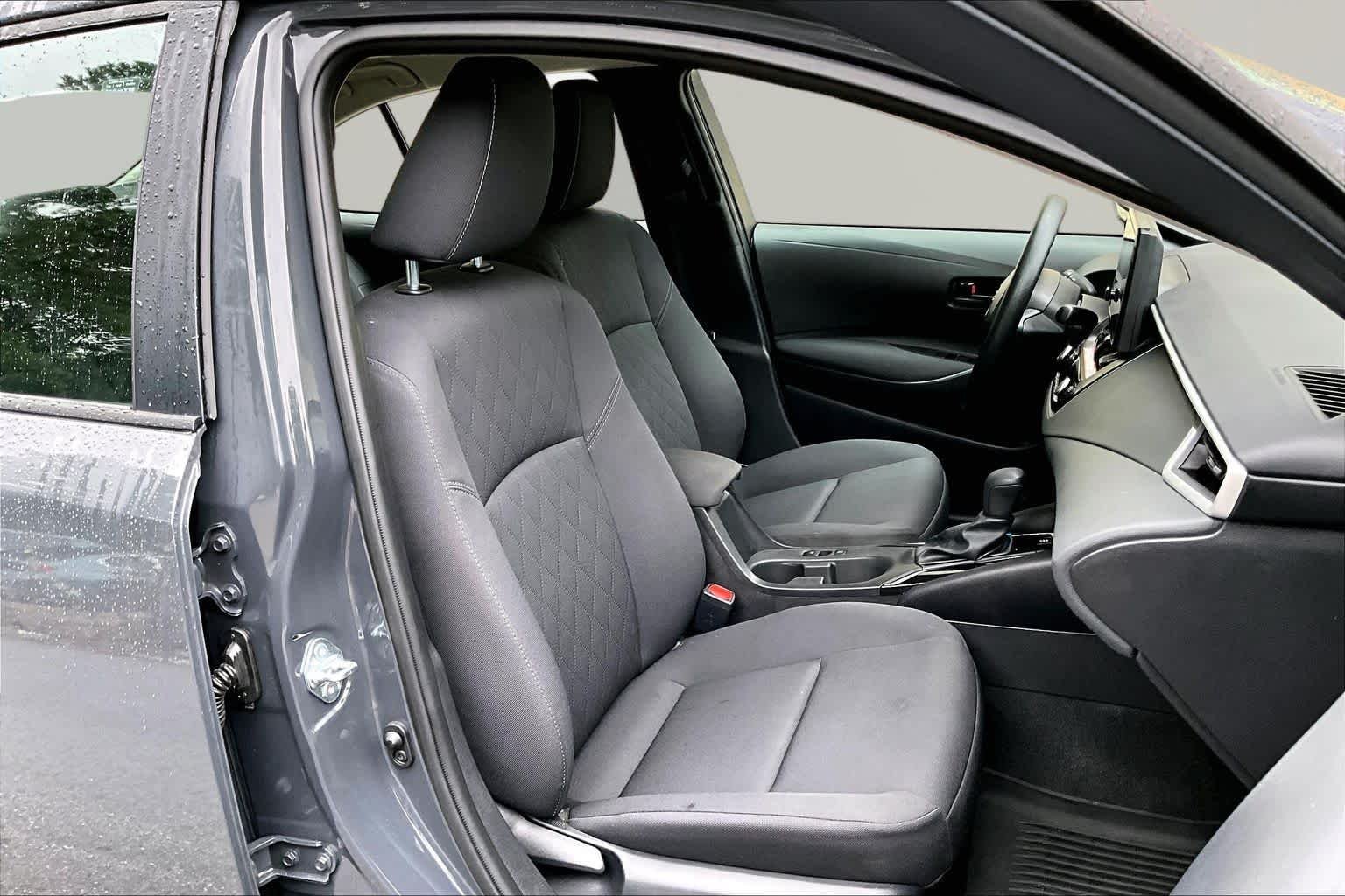 Used 2025 Underground Toyota LE image 9