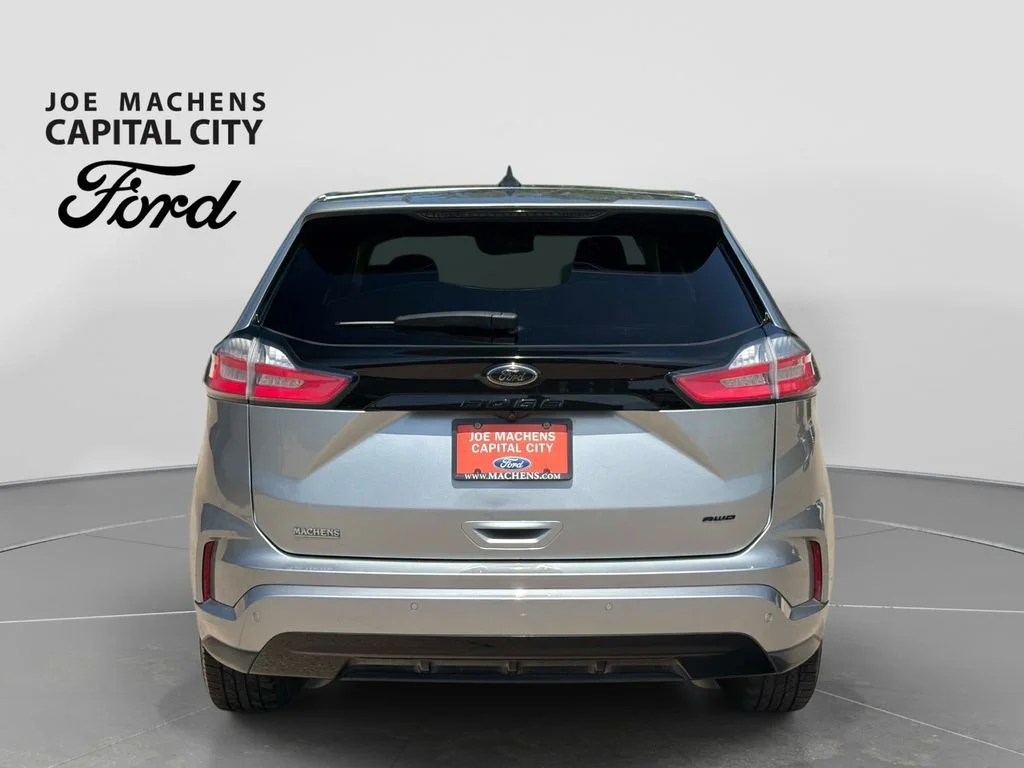 Used 2022 Silver Metallic Ford SE image 6