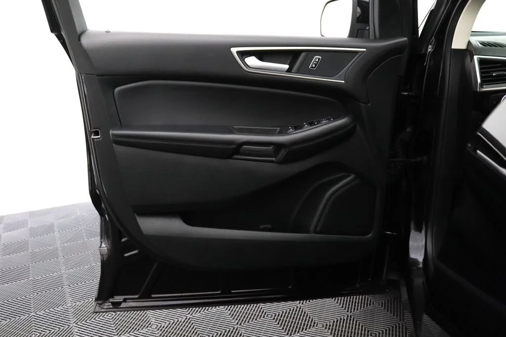 Used 2023 Black Ford SEL image 11