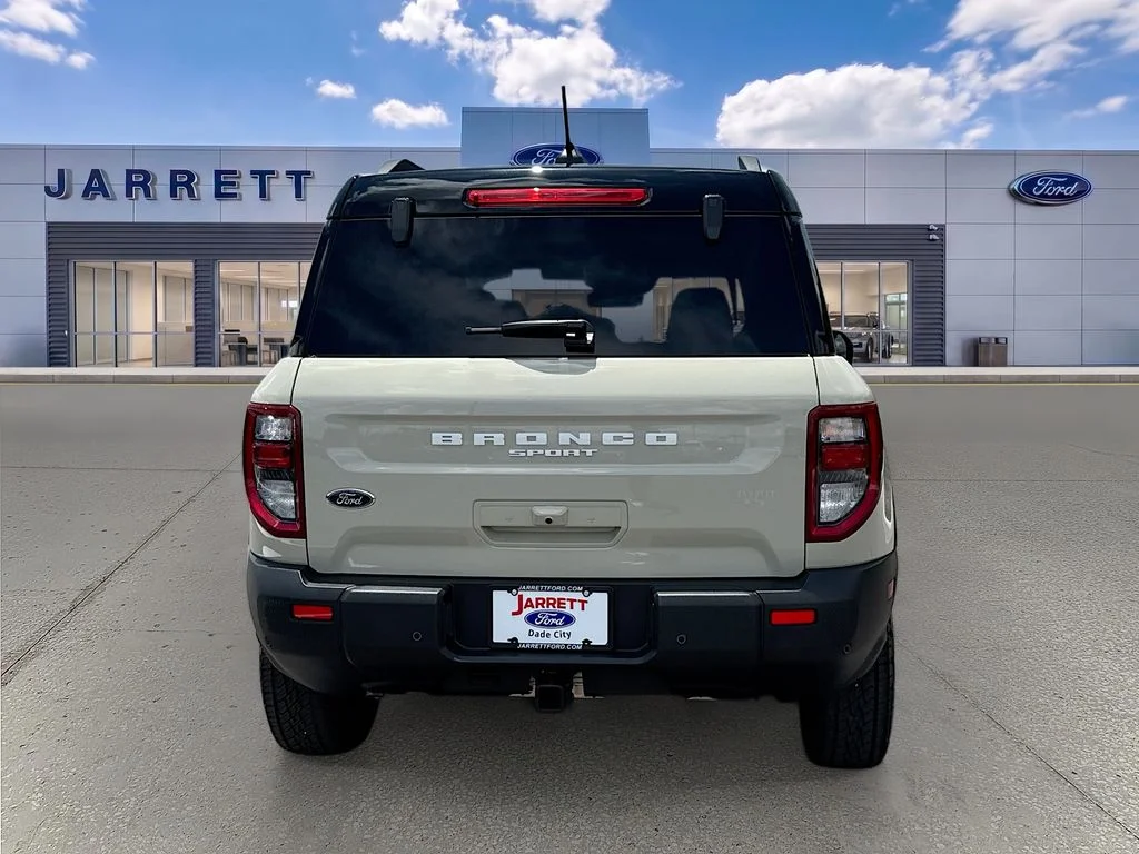 Used 2025 Beige Ford Badlands image 6