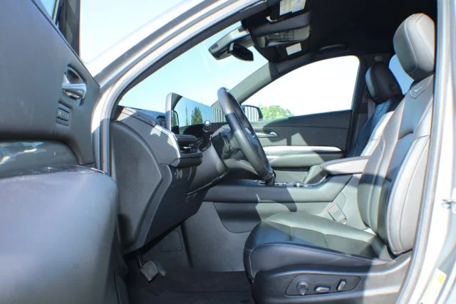 Used 2025 Argent Silver Metallic Cadillac FWD Premium Luxury image 12