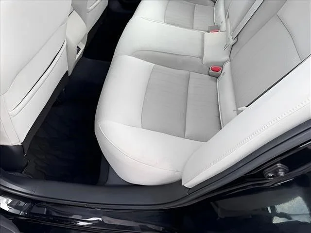 Used 2020 Black Nissan 2.5 S image 9