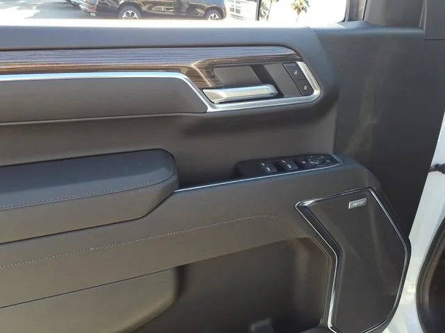 Used 2026 Summit White Chevrolet LT Trail Boss image 18