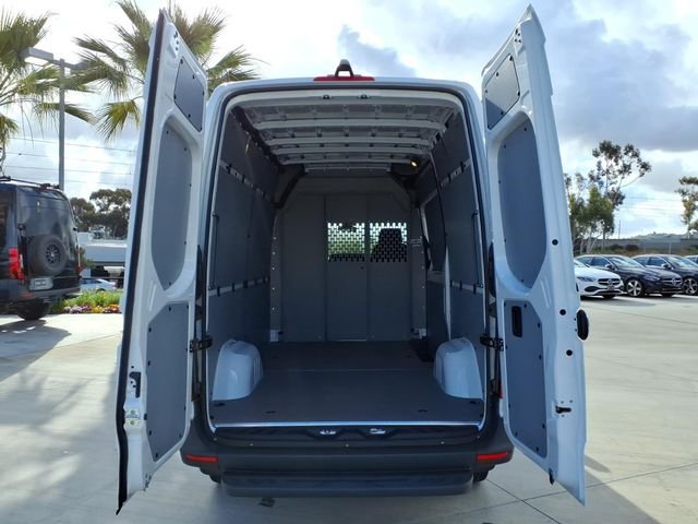 Used 2025 White Mercedes-Benz Cargo 144 WB image 20