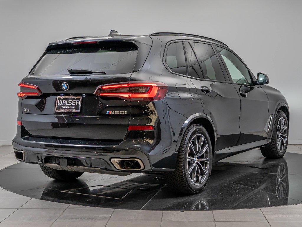 Used 2020 Black Sapphire Metallic BMW M50i image 10
