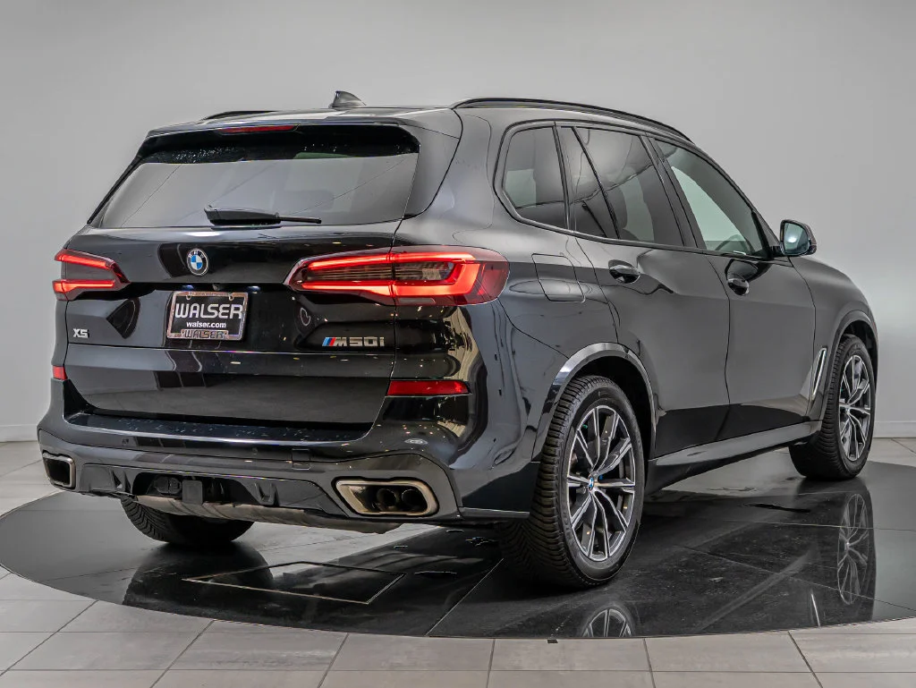 Used 2020 Black Sapphire Metallic BMW M50i image 10