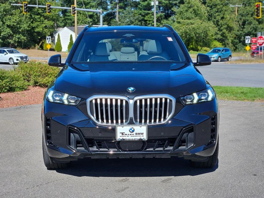 Used 2026 Black Sapphire Metallic BMW xDrive40i image 2