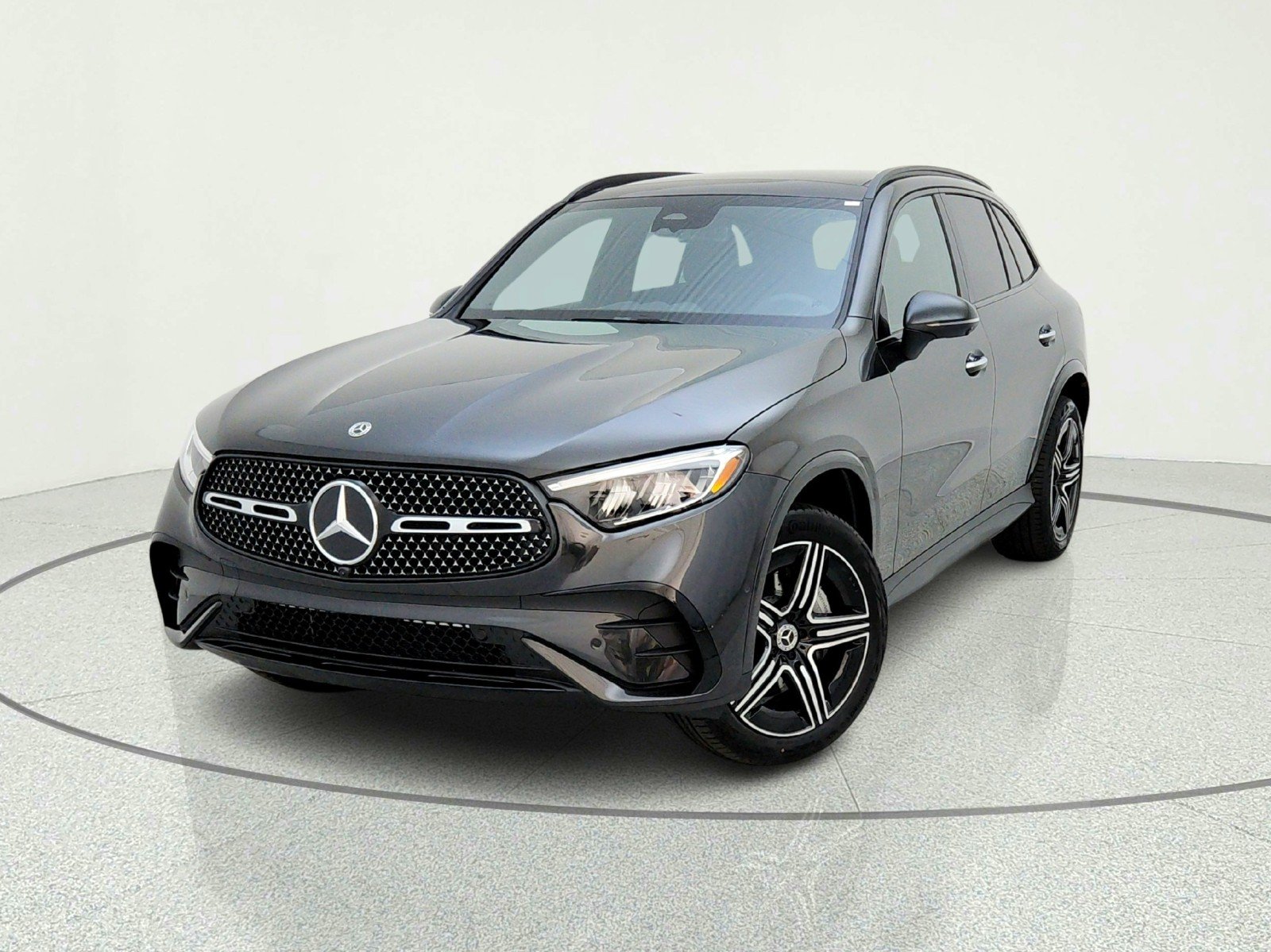 New 2026 Graphite Grey Metallic Mercedes-Benz GLC 300 SUV image 2