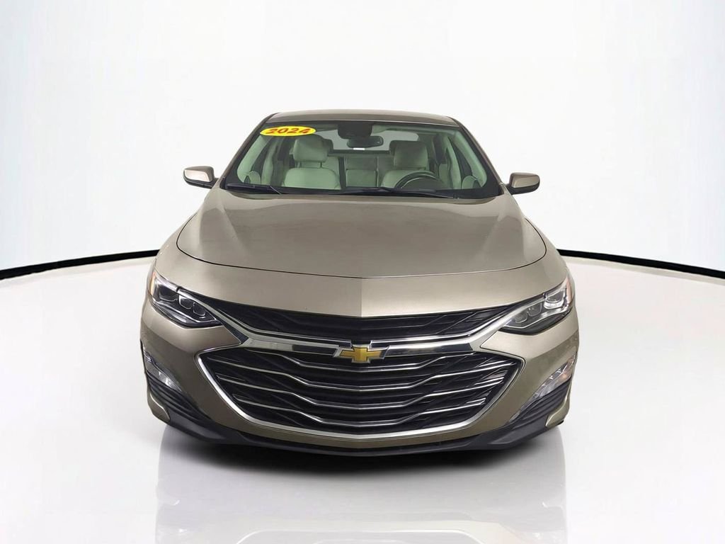 Used 2024 Gray Chevrolet LT image 3