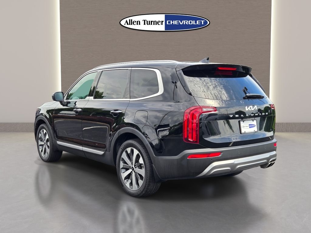 Used 2022 Black Kia S image 7