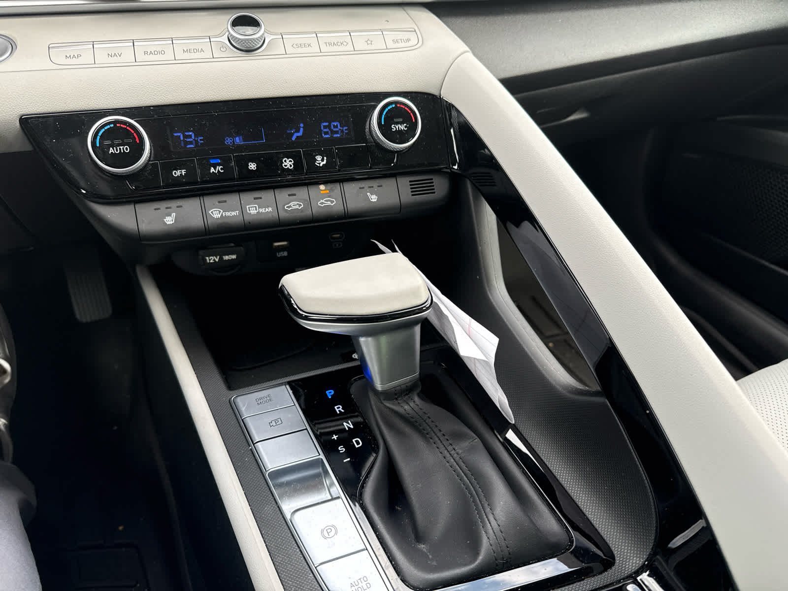 Used 2025 Serenity White Hyundai Limited image 3