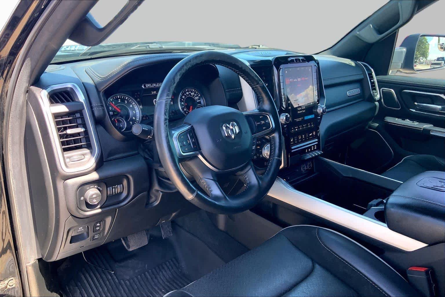 Used 2019 Diamond Black Crystal Pearlcoat Ram Laramie image 18