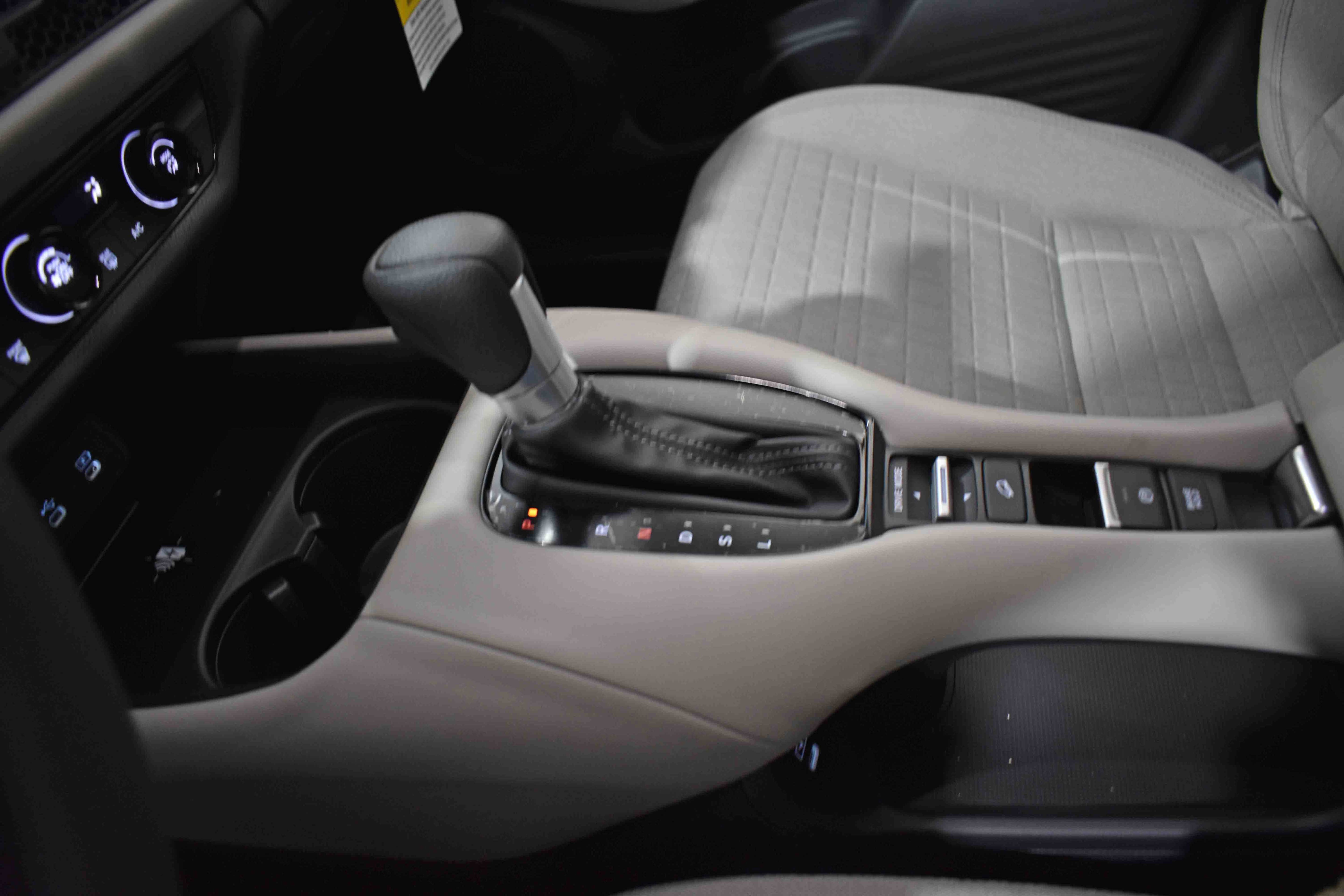 2026 Honda HR-V LX - Photo 24