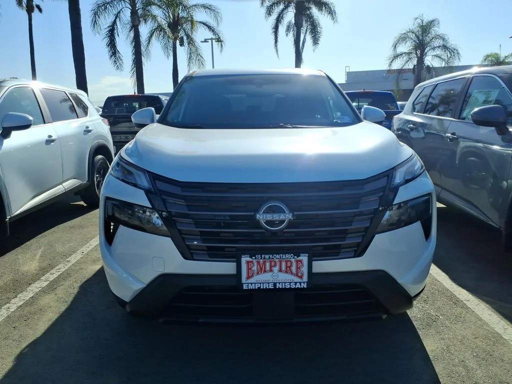 New 2026 Everest White Pearl TriCoat Nissan SV image 3