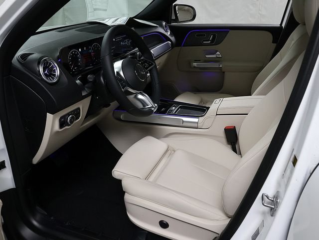 New 2026 Polar White Mercedes-Benz GLB 250 image 11