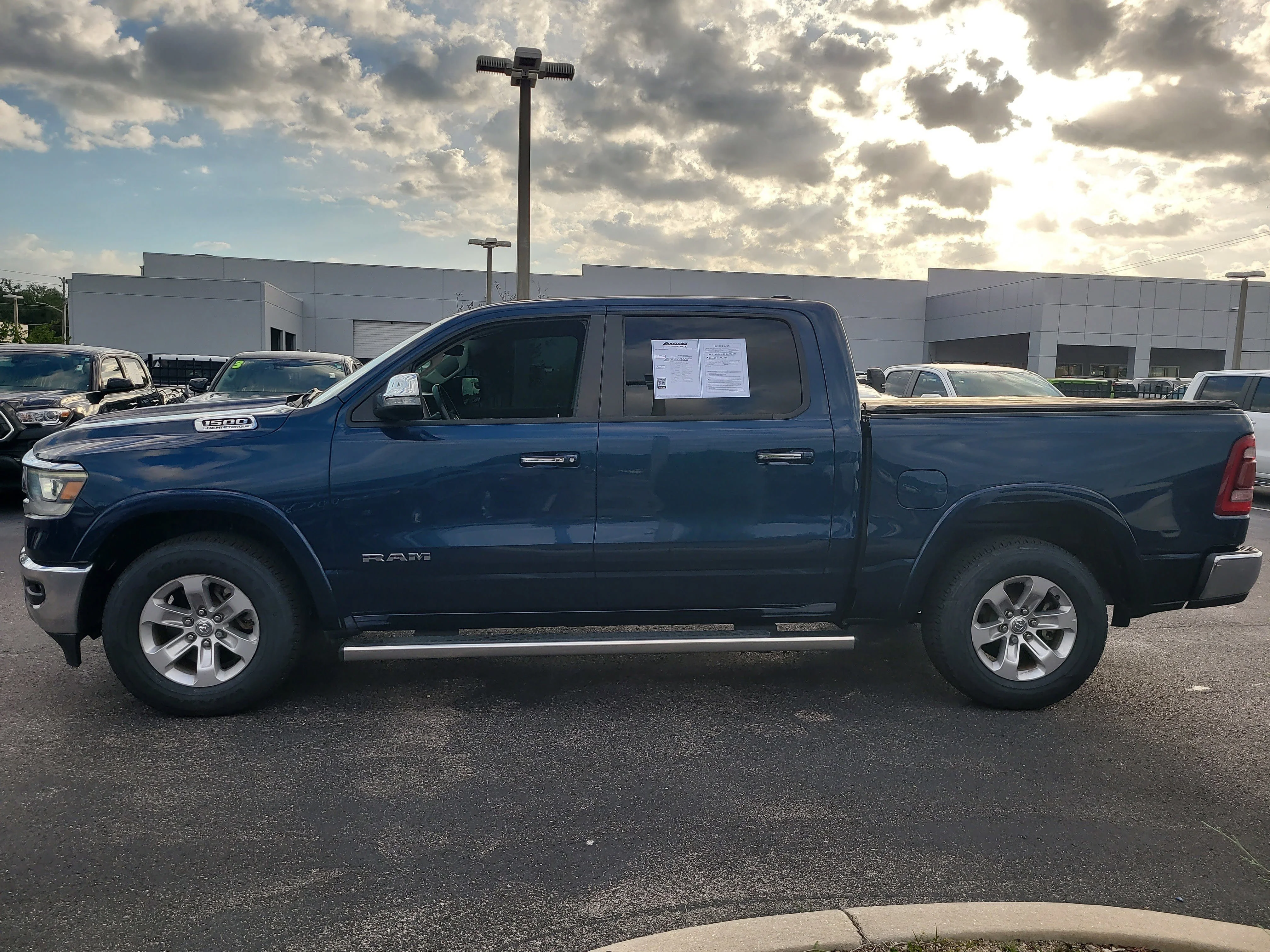 Used 2022 Patriot Blue Pearlcoat Ram Laramie image 7