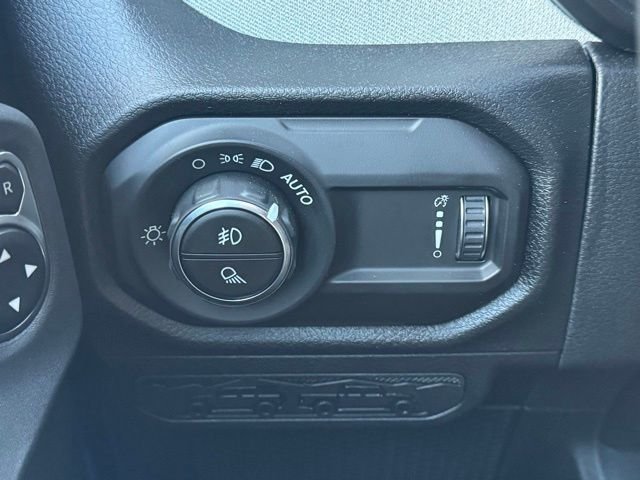New 2026 Hydro Blue Pearl-Coat Exterior Paint Jeep Sport S image 32