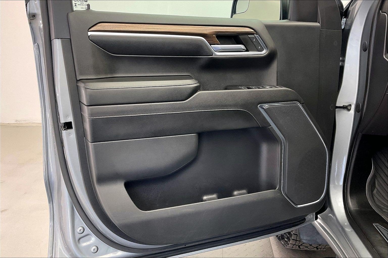 Used 2023 Sterling Gray Metallic Chevrolet LT Trail Boss image 25