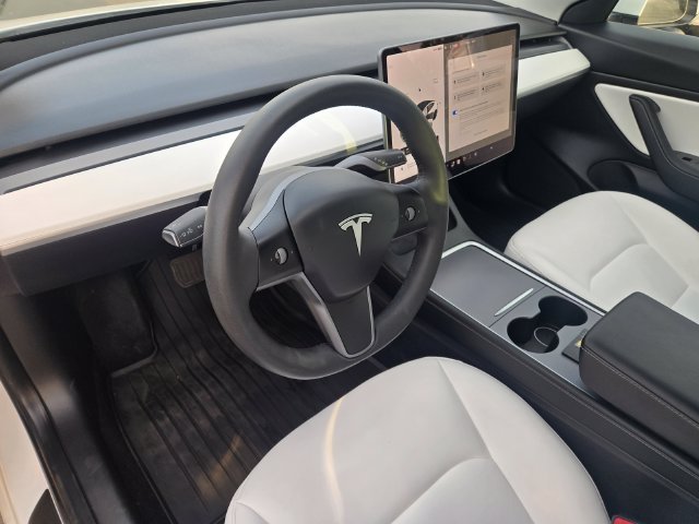 Used 2021 White Tesla Long Range image 10