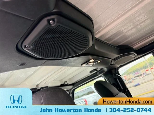 Used 2023 Gray Jeep Sahara image 17