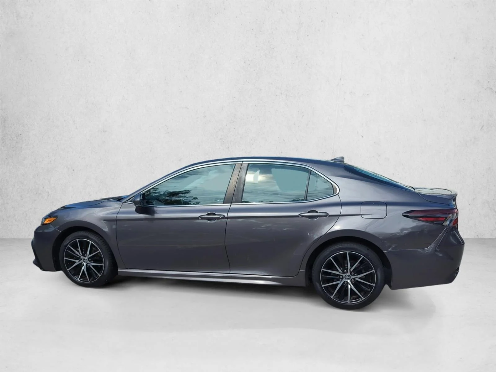 Used 2023 Predawn Gray Mica Toyota SE image 5