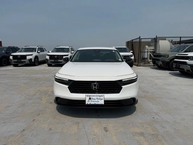 Used 2023 White Honda LX image 2