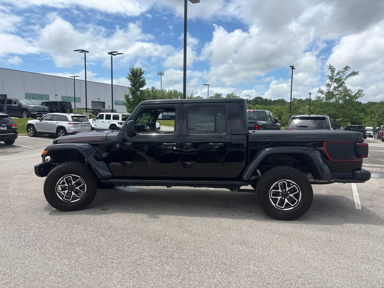 Used 2024 BLACK Jeep Rubicon image 5