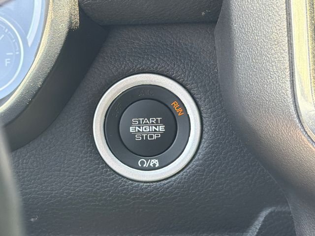 Used 2023 White Ram Laramie image 27