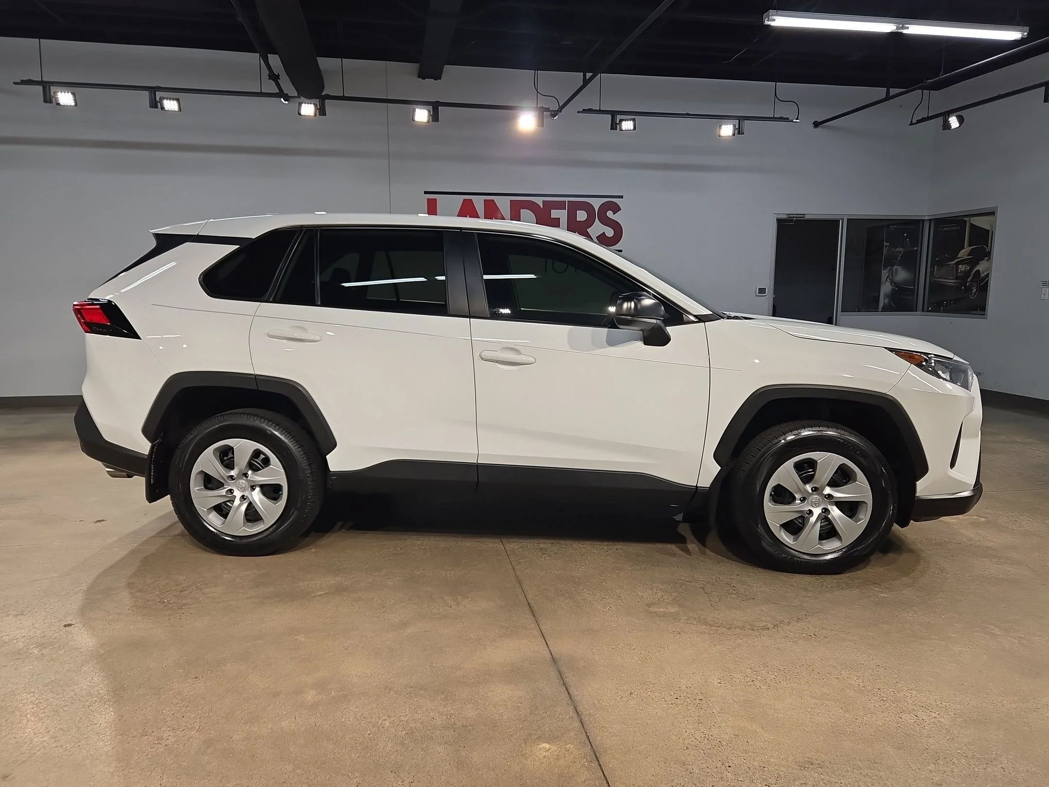Used 2022 White Toyota LE image 8