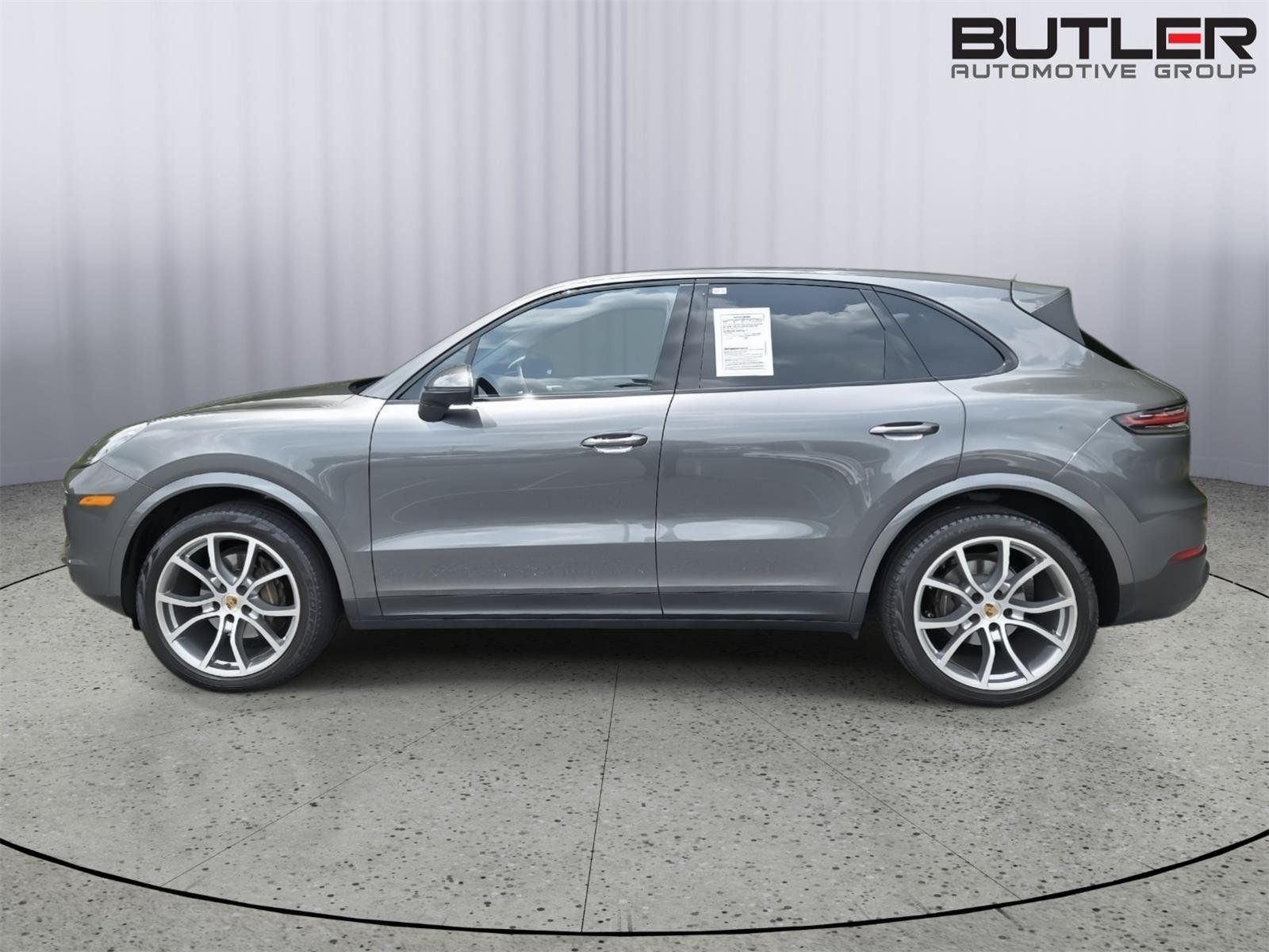 Used 2020  Porsche Base image 7