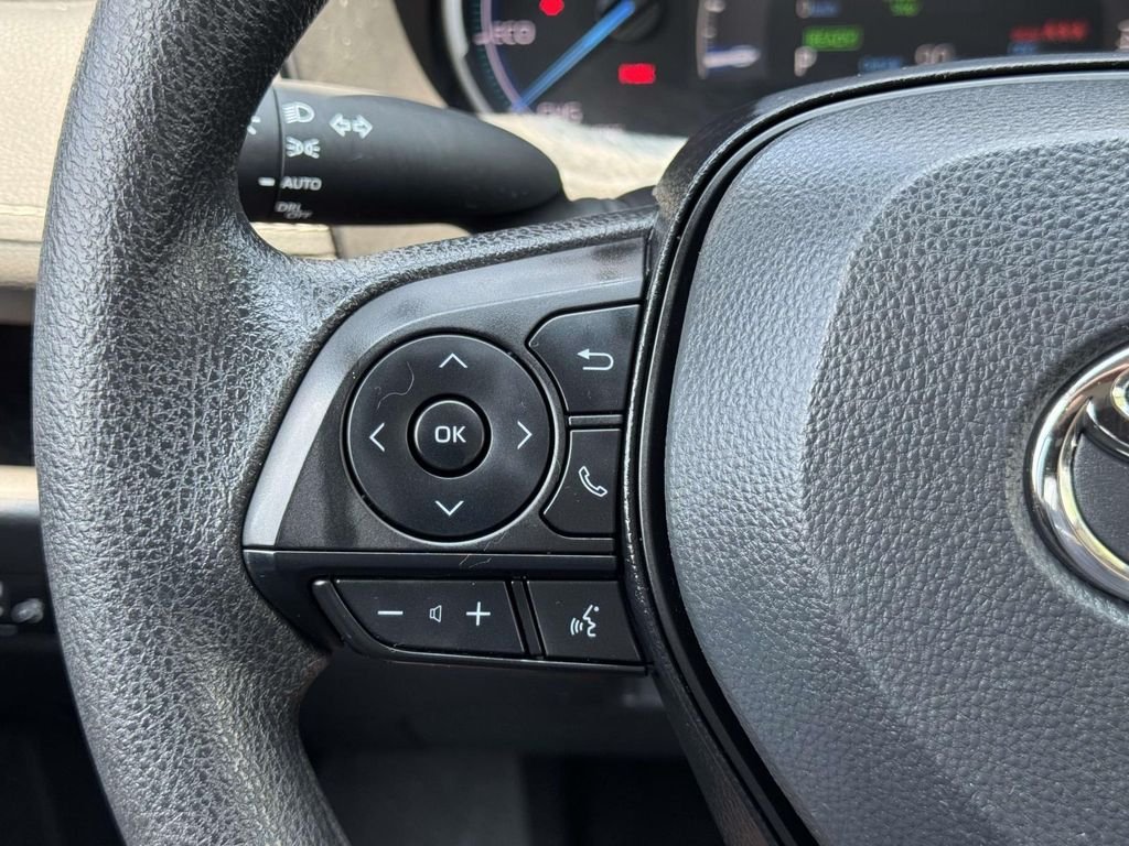 Used 2025 Silver Toyota XLE image 11