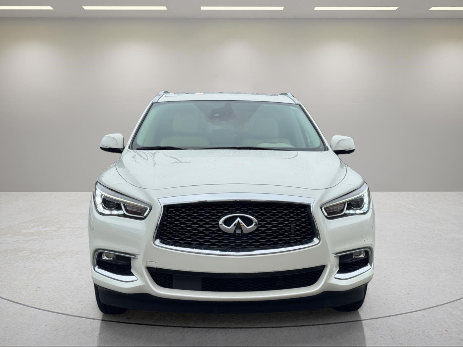 Used 2020 Majestic White INFINITI LUXE image 8