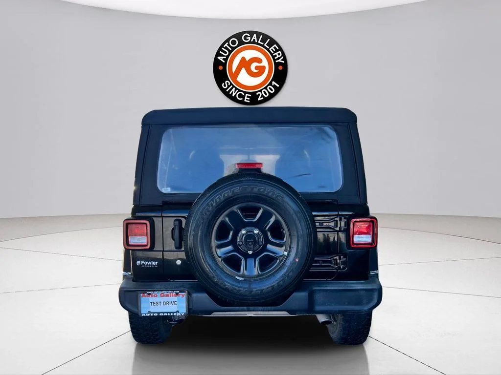 Used 2018 Black Jeep Unlimited Sport image 6