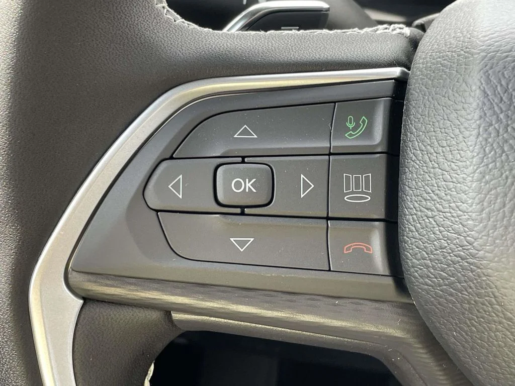 New 2026 Bright White Clearcoat Jeep Laredo image 30