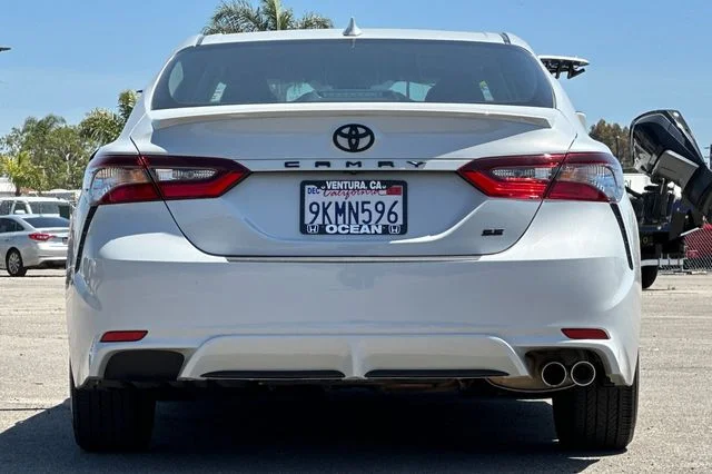 Used 2024 Ice Toyota SE image 5
