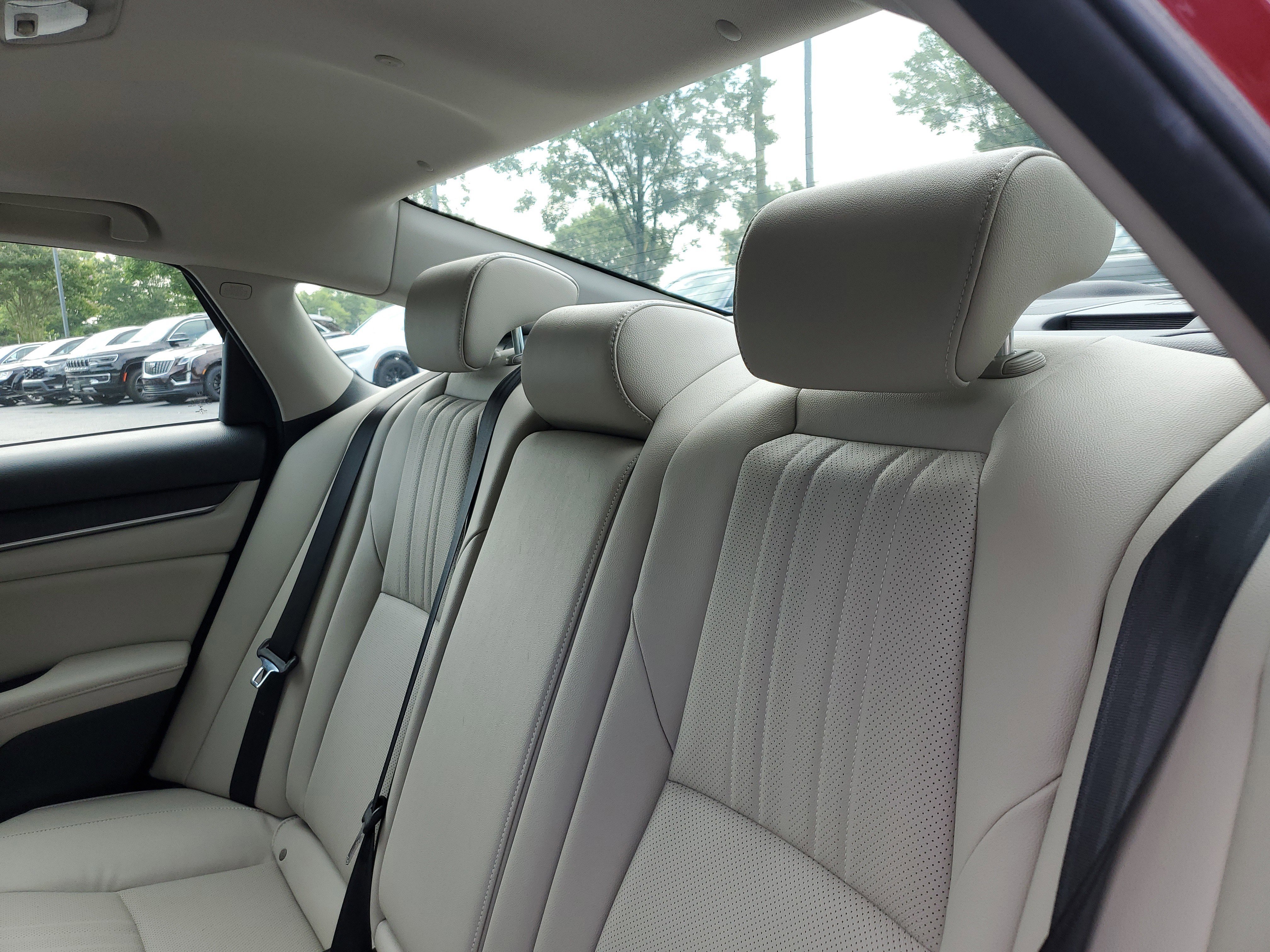 Used 2021  Honda Touring image 9
