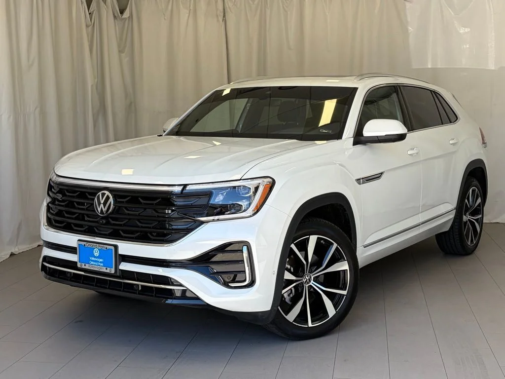 2025 Volkswagen Atlas Cross Sport 2.0T SEL Premium R-Line 4MOTION's photo