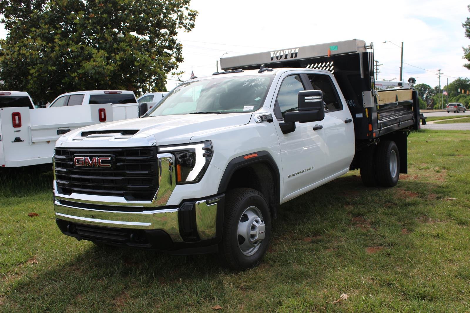 New 2026 Summit White GMC Pro image 3