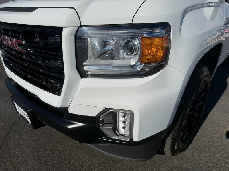 Used 2022 Summit White GMC Elevation image 27