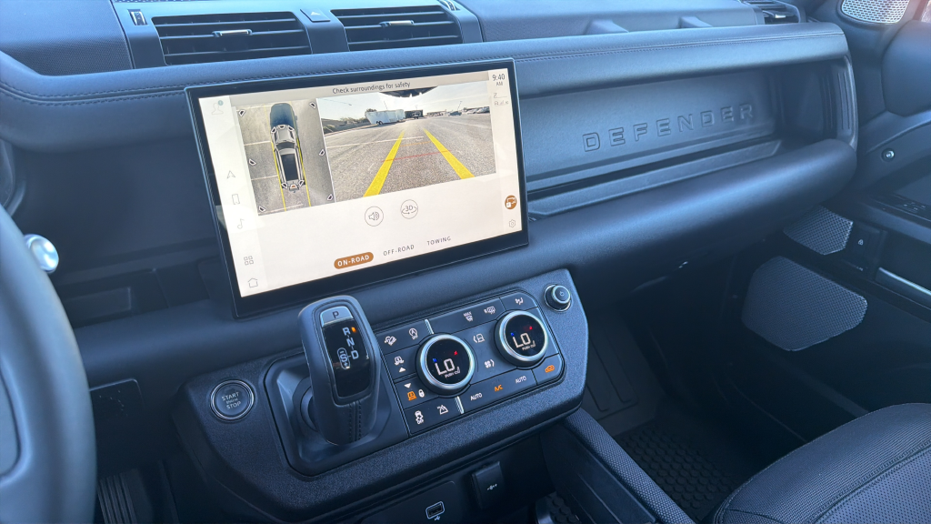 Used 2024  Land Rover Outbound image 23